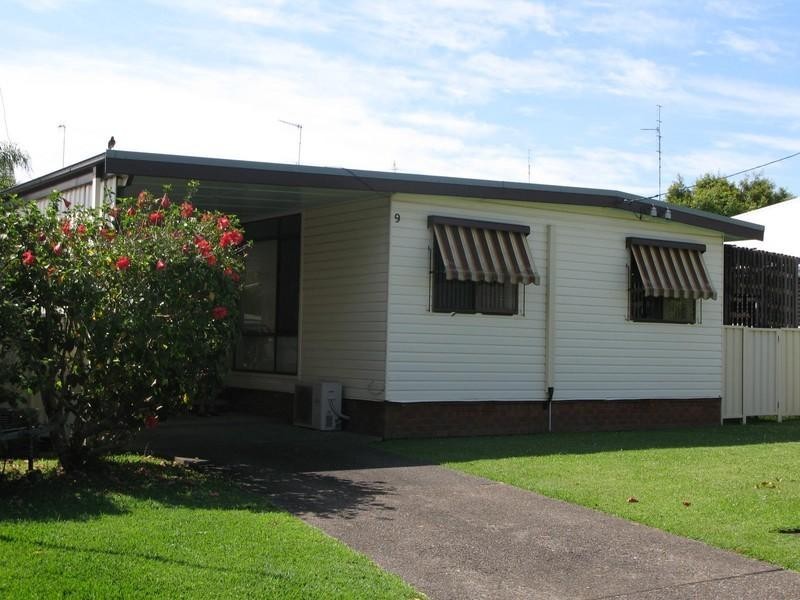 9 Bell Street, Belmont North NSW 2280