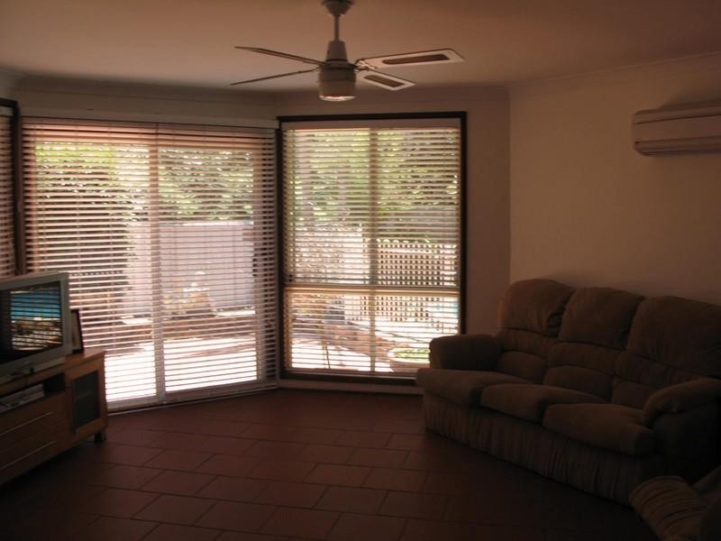 10 Halyard Street, Belmont NSW 2280