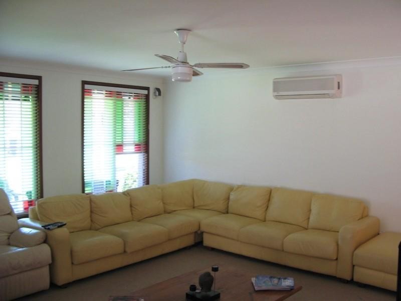 10 Halyard Street, Belmont NSW 2280