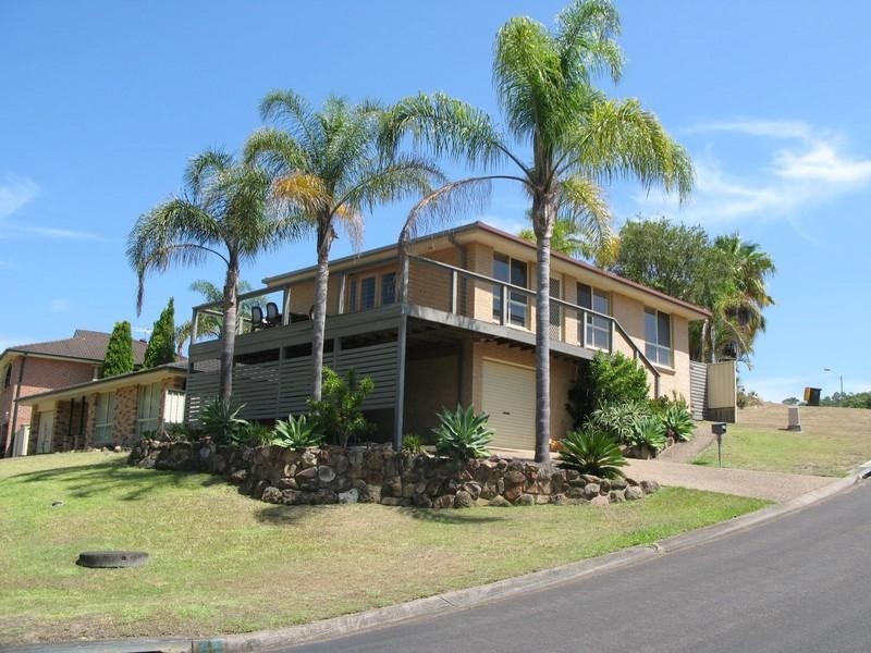 1 Camelot Crescent, Valentine NSW 2280