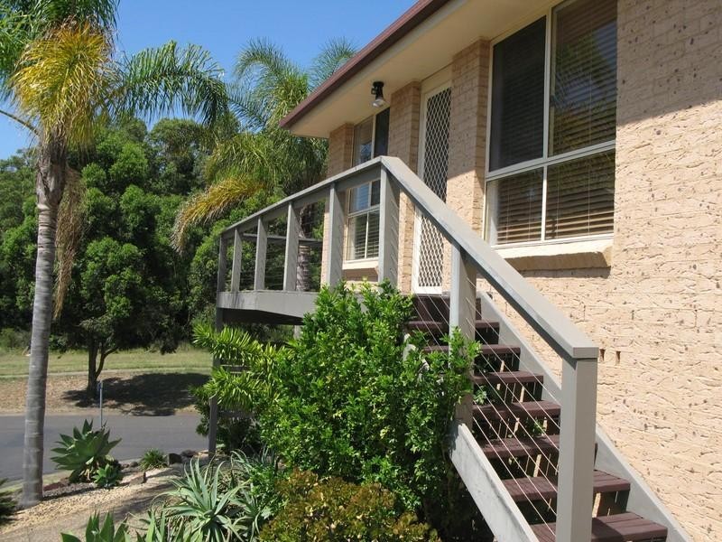 1 Camelot Crescent, Valentine NSW 2280