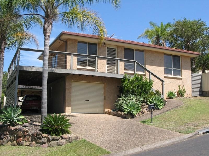 1 Camelot Crescent, Valentine NSW 2280