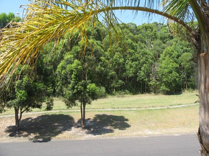 1 Camelot Crescent, Valentine NSW 2280