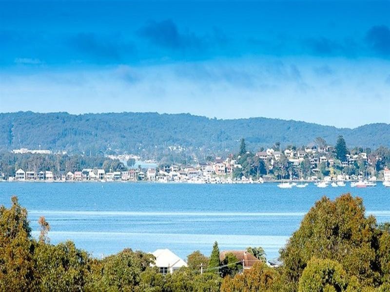 25 Spinnaker Ridge Way, Belmont NSW 2280