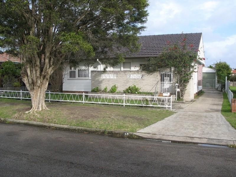 10 Hitchcock Avenue, Belmont NSW 2280