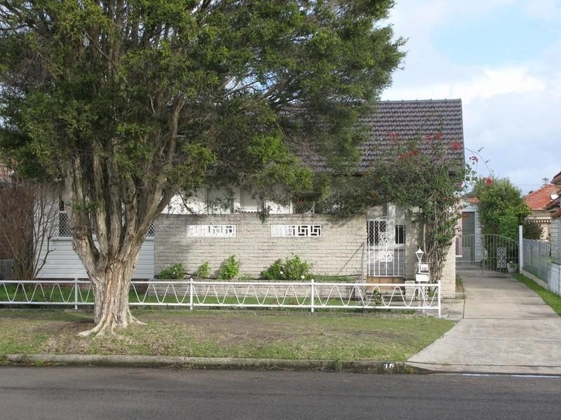 10 Hitchcock Avenue, Belmont NSW 2280