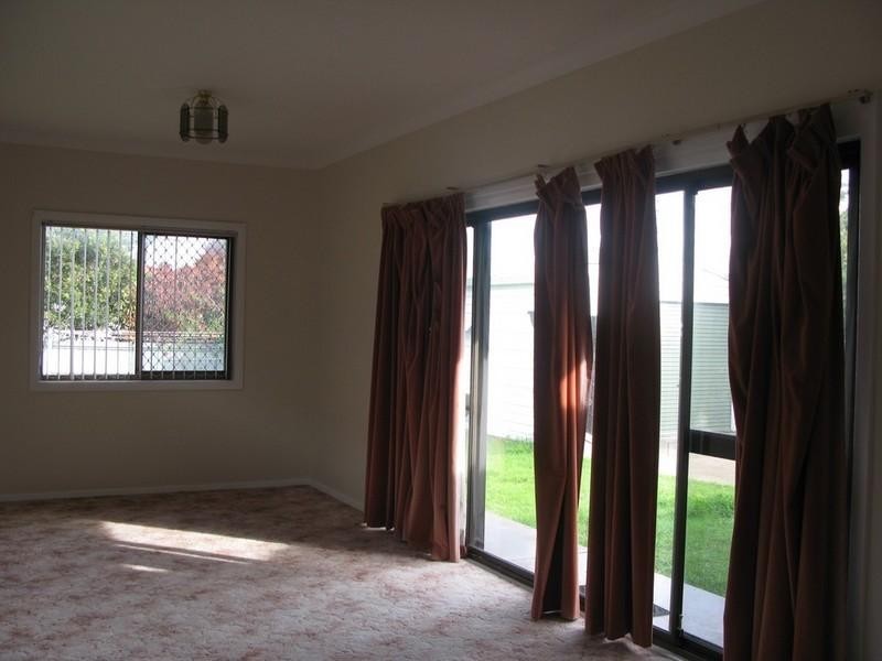 10 Hitchcock Avenue, Belmont NSW 2280