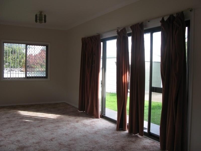 10 Hitchcock Avenue, Belmont NSW 2280