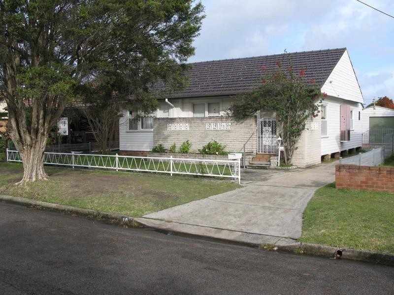 10 Hitchcock Avenue, Belmont NSW 2280