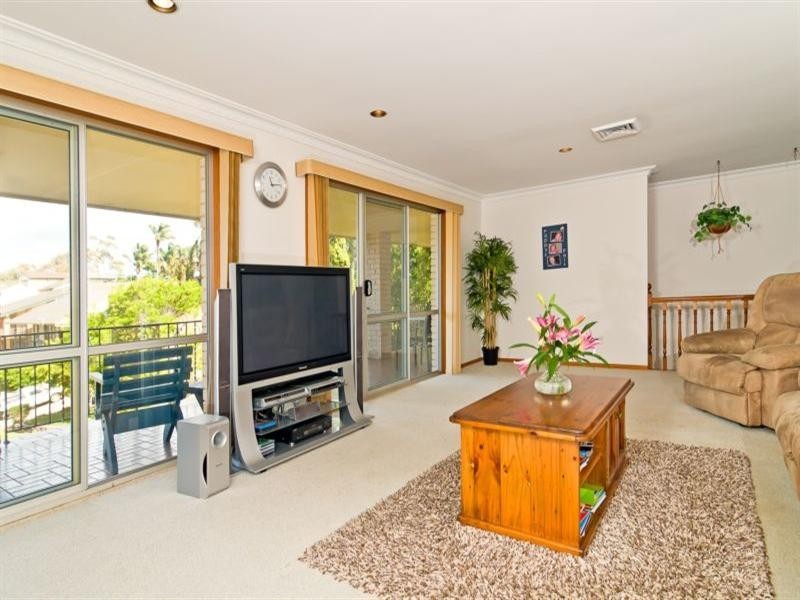 1 Haig Street, Belmont NSW 2280