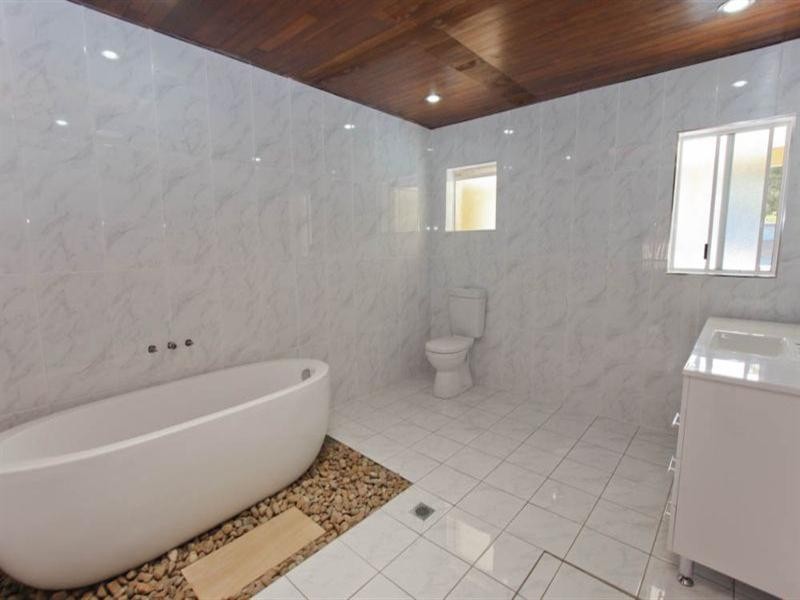 10 Barralong Street, Belmont North NSW 2280