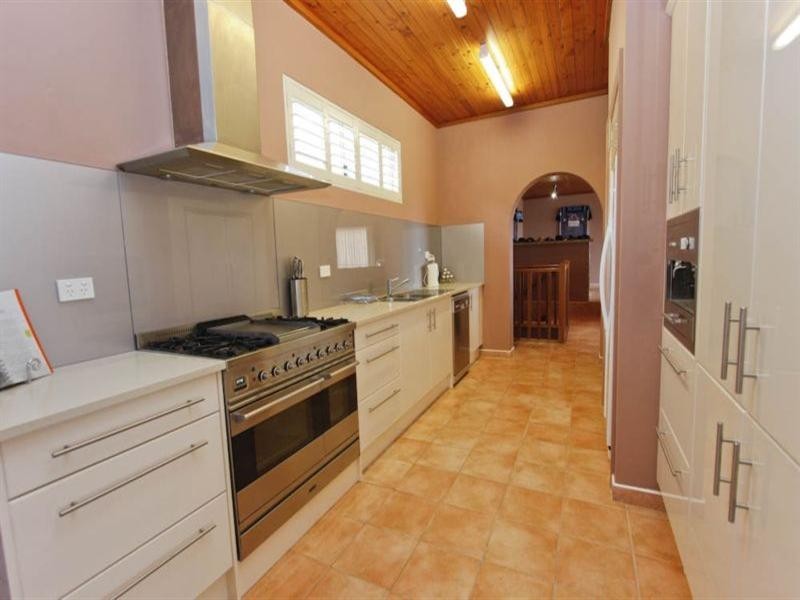 10 Barralong Street, Belmont North NSW 2280