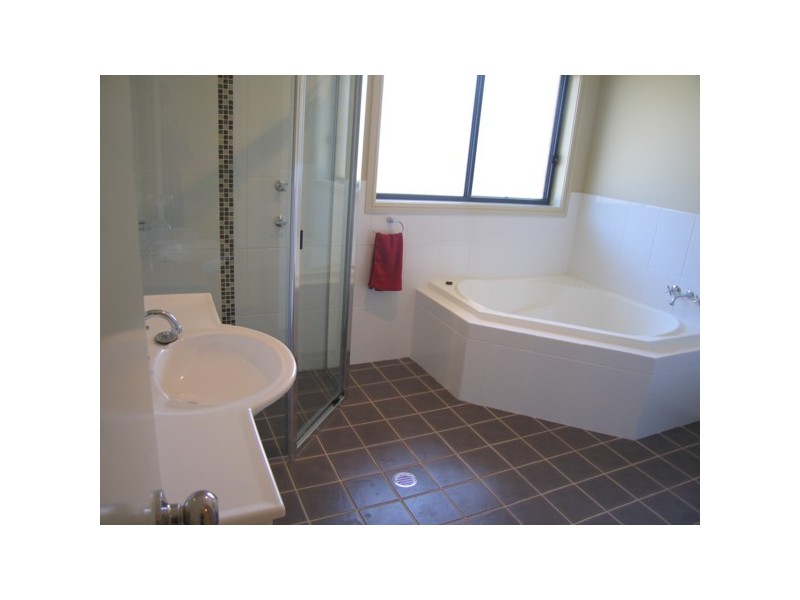 12 Janus Close, Cameron Park NSW 2285