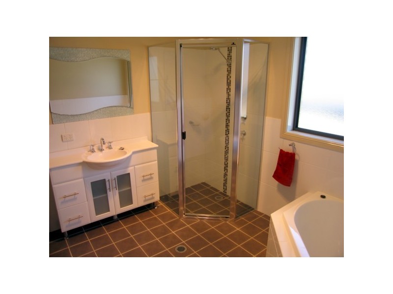 12 Janus Close, Cameron Park NSW 2285