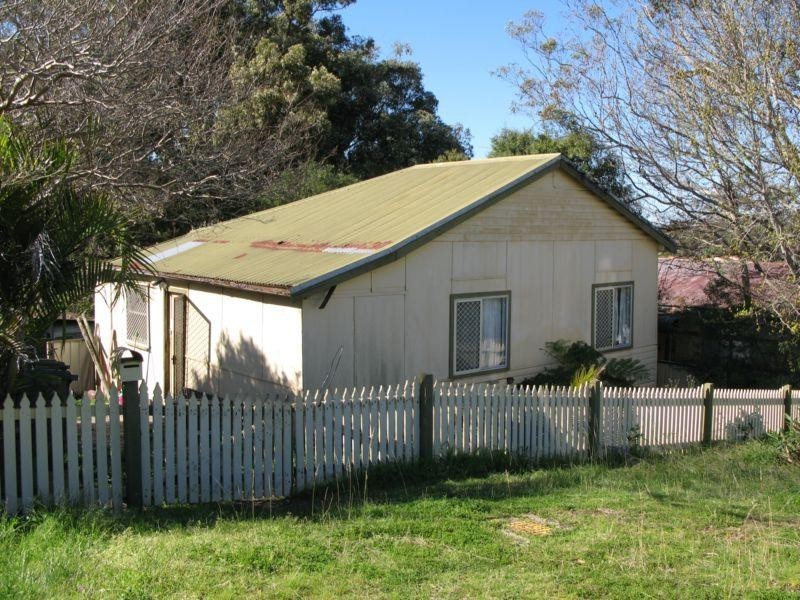 5 Macquarie Street, Belmont NSW 2280