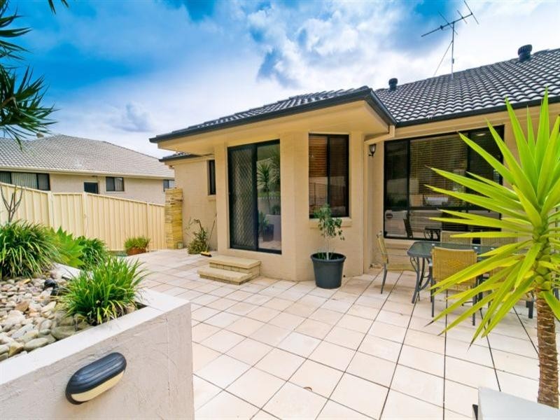 37 Pebble Beach, Belmont NSW 2280
