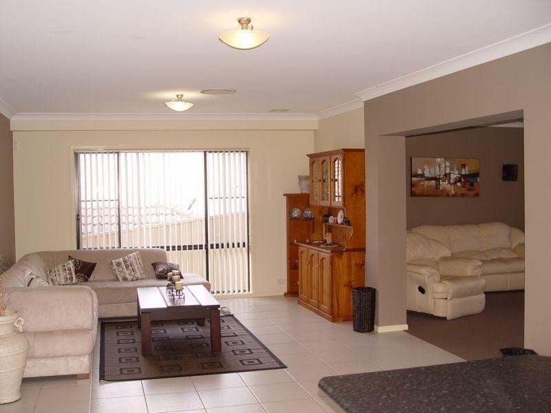 11 NANCY Close, Cameron Park NSW 2285