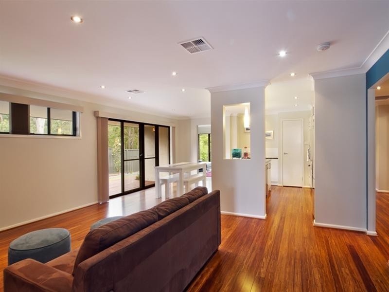 8 Eumina Street, Cameron Park NSW 2285