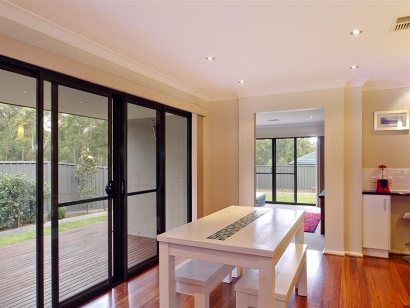 8 Eumina Street, Cameron Park NSW 2285