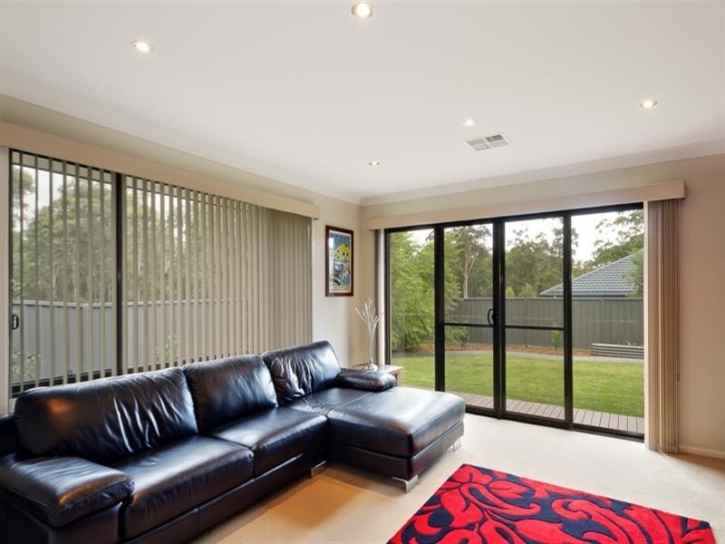 8 Eumina Street, Cameron Park NSW 2285