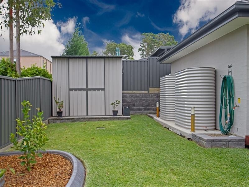 8 Eumina Street, Cameron Park NSW 2285