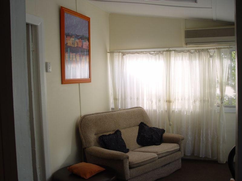 42 Marks Point Road, Marks Point NSW 2280