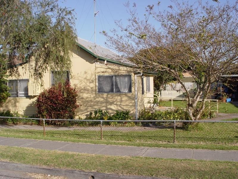 42 Marks Point Road, Marks Point NSW 2280