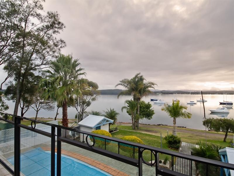 9 Bareki Road, Eleebana NSW 2282