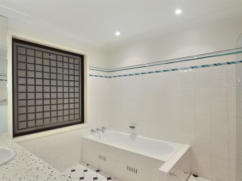 9 Bareki Road, Eleebana NSW 2282