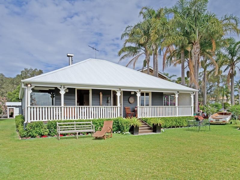 15 Haddon Crescent, Marks Point NSW 2280