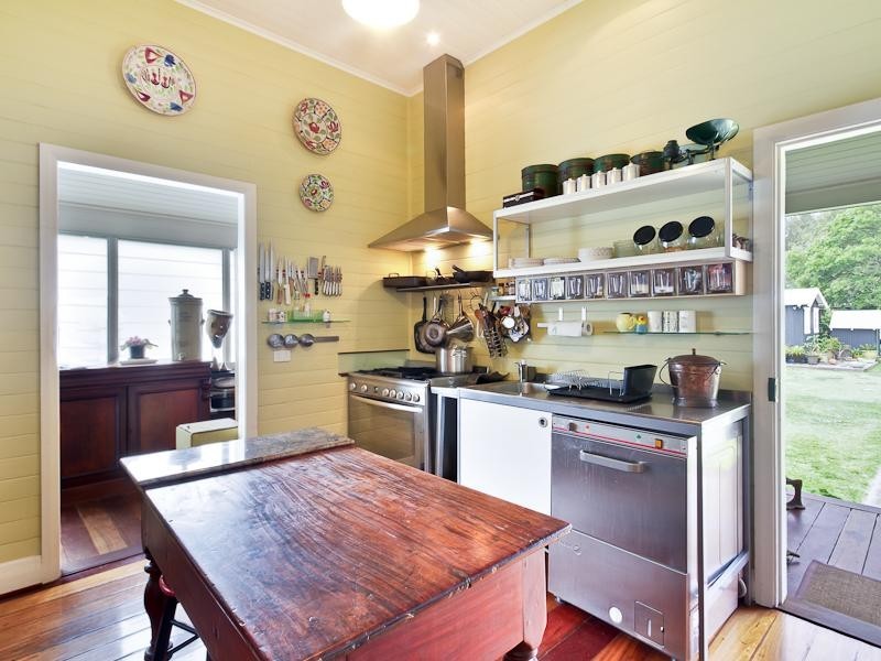 15 Haddon Crescent, Marks Point NSW 2280