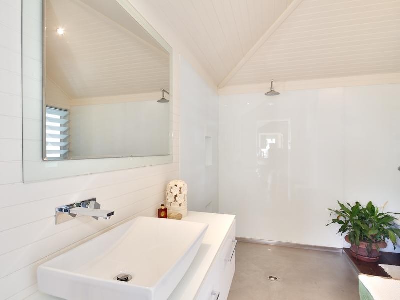 15 Haddon Crescent, Marks Point NSW 2280