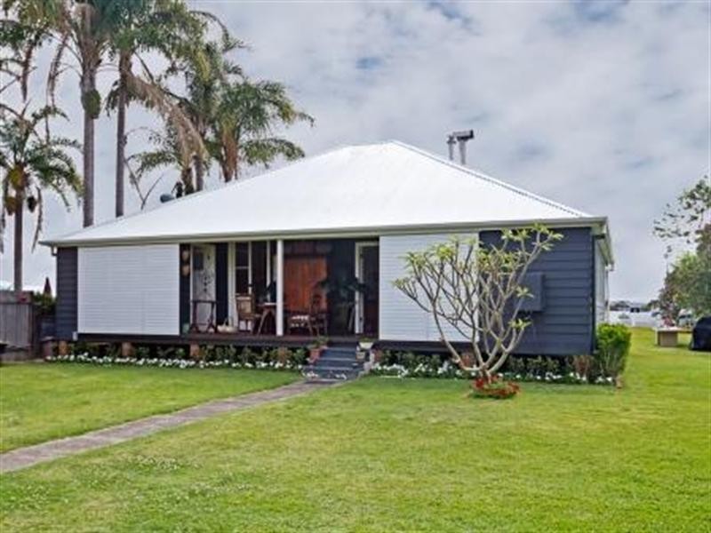 15 Haddon Crescent, Marks Point NSW 2280