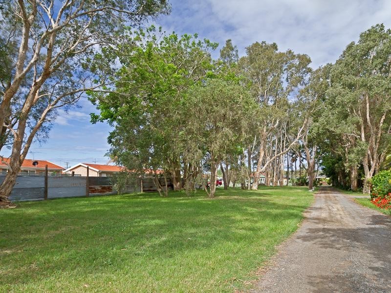 15 Haddon Crescent, Marks Point NSW 2280