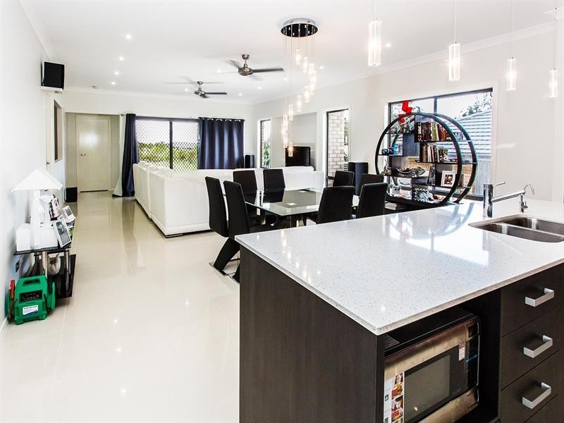 6 Burrong Street, Fletcher NSW 2287