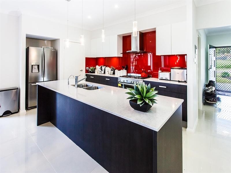 6 Burrong Street, Fletcher NSW 2287