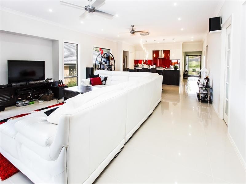 6 Burrong Street, Fletcher NSW 2287