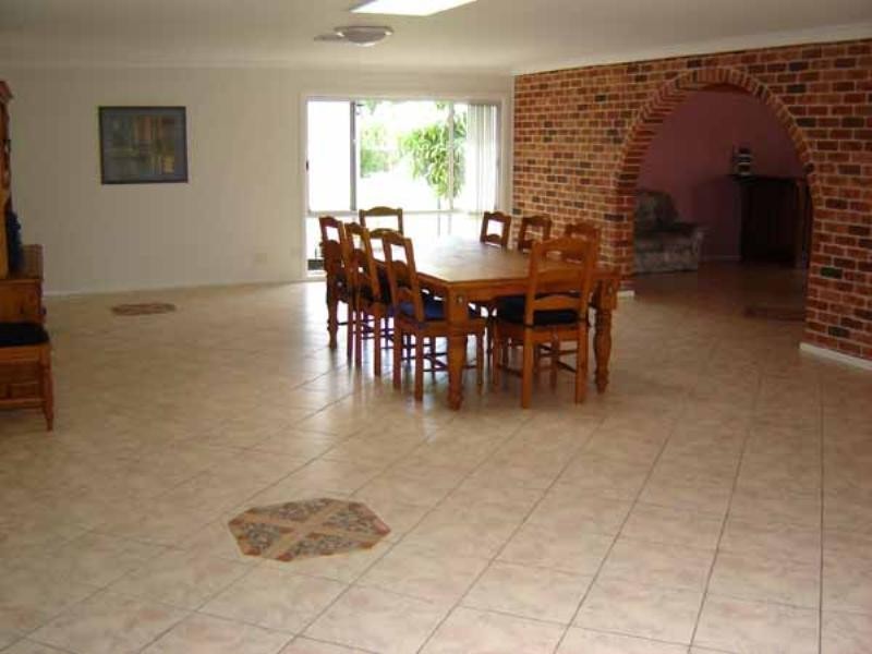 9 Crosswinds Close, Nords Wharf NSW 2281