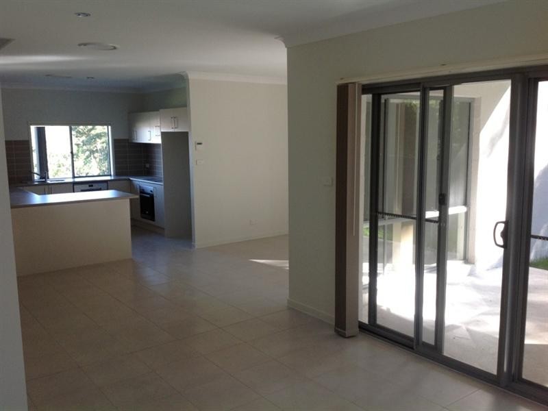 7 Craigevar Way, Cameron Park NSW 2285