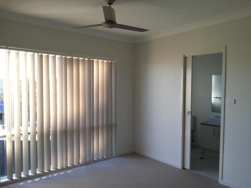 7 Craigevar Way, Cameron Park NSW 2285