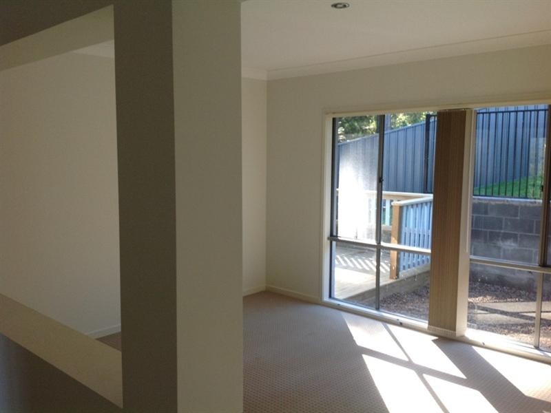 7 Craigevar Way, Cameron Park NSW 2285