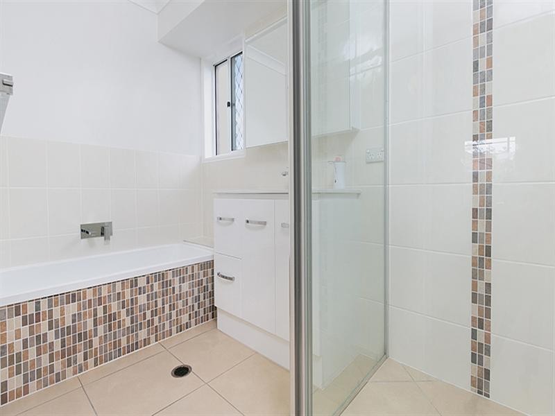 1 Manitoba Place, Wavell Heights QLD 4012