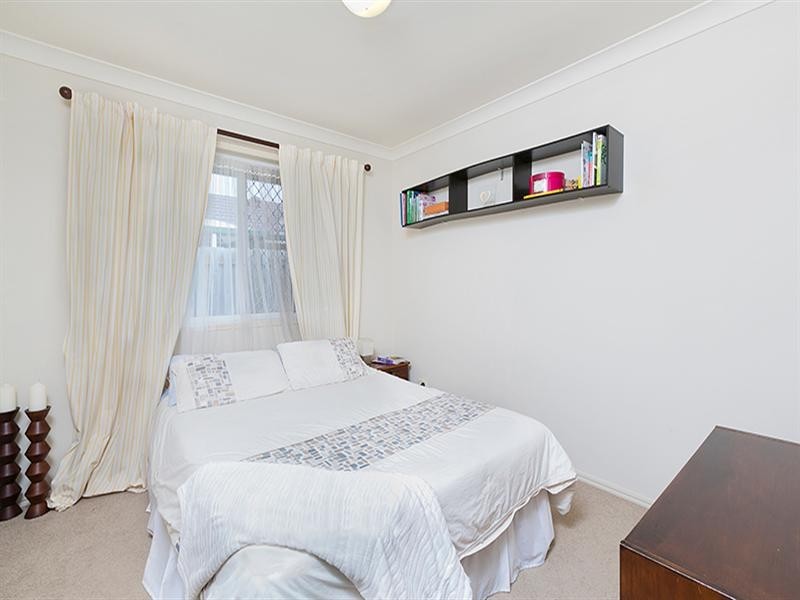 1 Manitoba Place, Wavell Heights QLD 4012