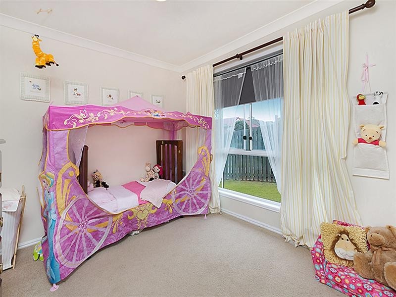 1 Manitoba Place, Wavell Heights QLD 4012