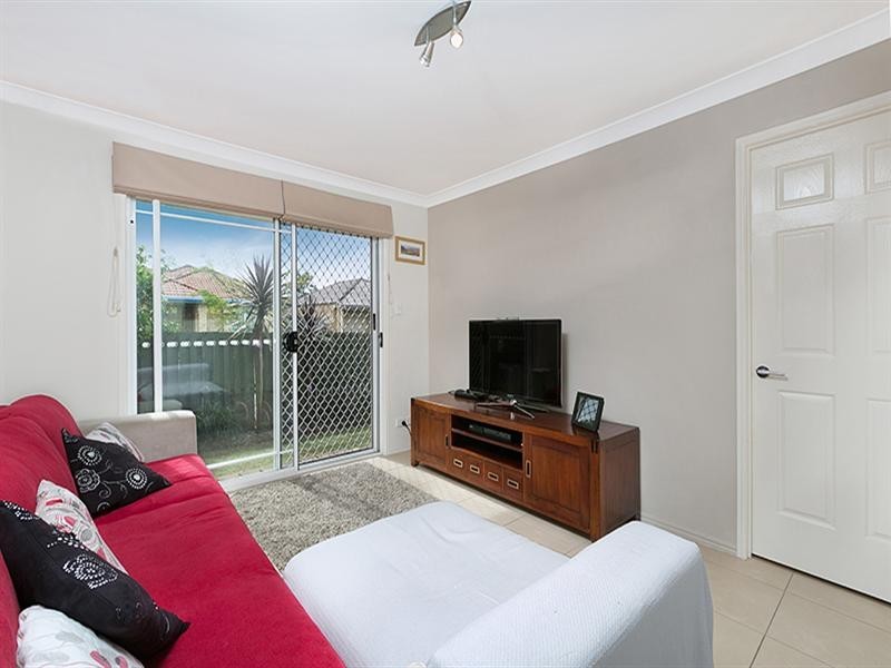 1 Manitoba Place, Wavell Heights QLD 4012