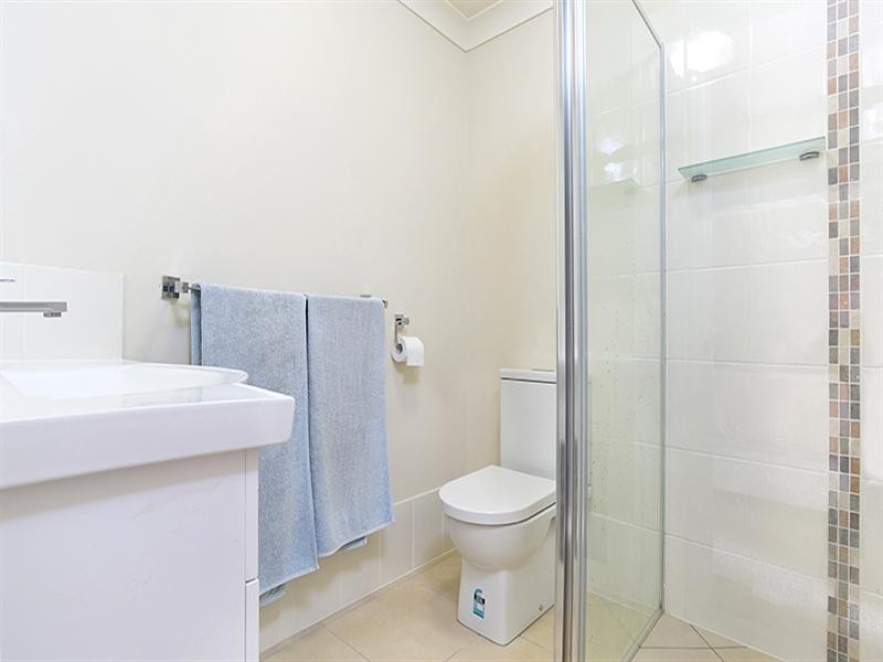 1 Manitoba Place, Wavell Heights QLD 4012