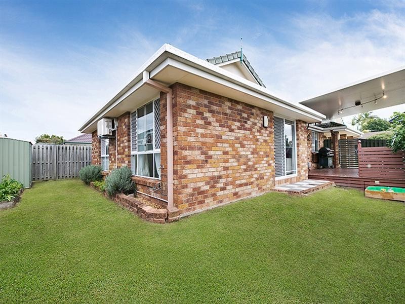 1 Manitoba Place, Wavell Heights QLD 4012