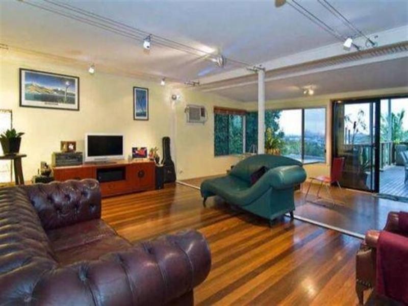 32 Caratel Street, Stafford Heights QLD 4053