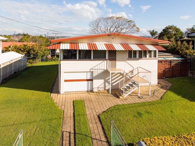 10 Winnam Street, Stafford QLD 4053