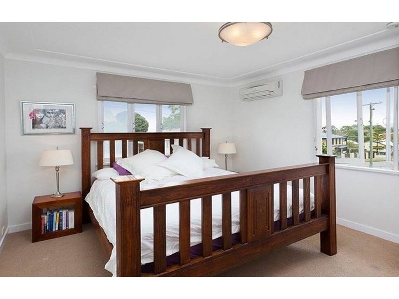 14 Winnam Street, Stafford QLD 4053